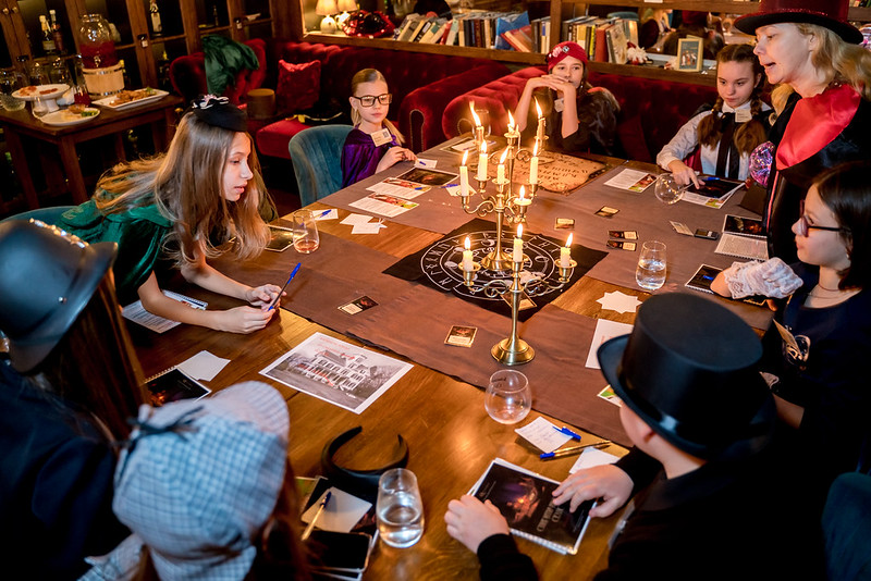 Как отметить 8 Марта в школе: праздничное украшение класса в Saratov