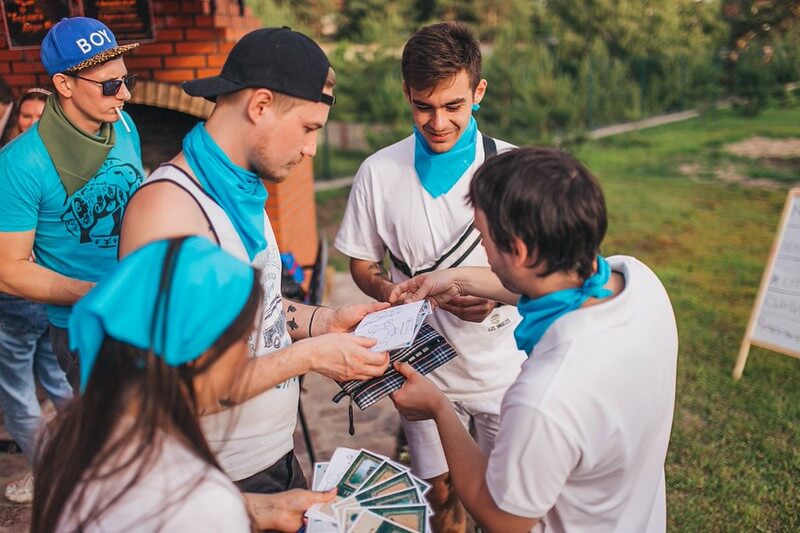 Как отметить майские праздники на природе в Саратове — идеи отдыха, квесты и сценарии